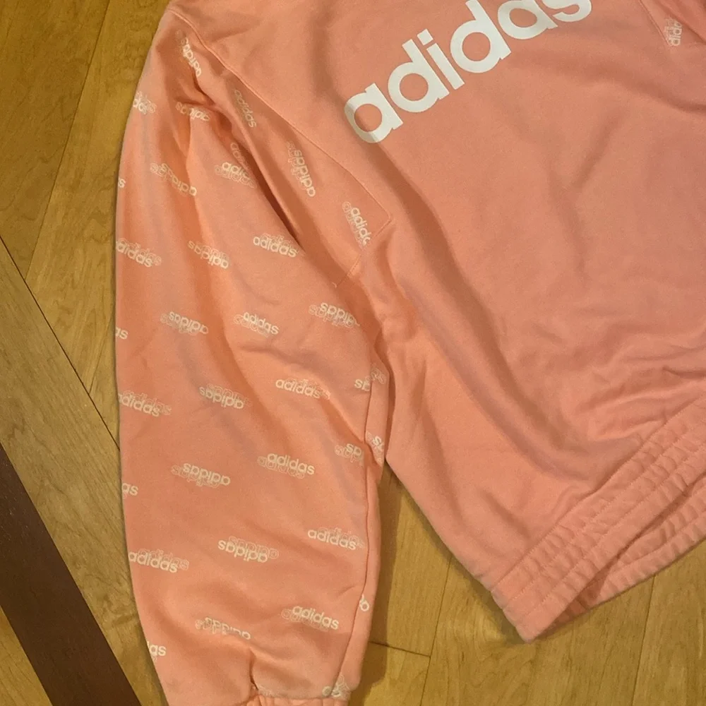 Woman’s Adidas sweatshirt - Picture 4 of 6